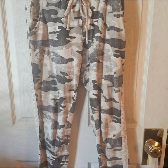 VENTI 6 CAMO JOGGERS - Picture 1 of 7